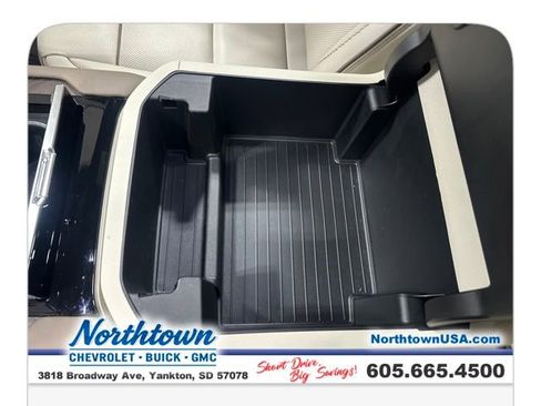 Used 2025 GMC Yukon Denali w/ Denali Reserve Package image 26