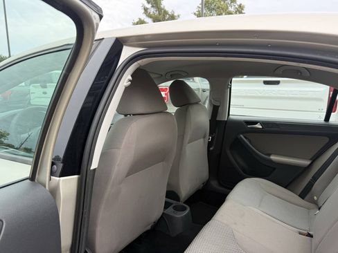 Used 2013 Volkswagen Jetta S FWD image 12