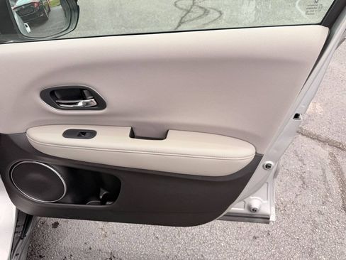 Used 2016 Honda HR-V EX image 22