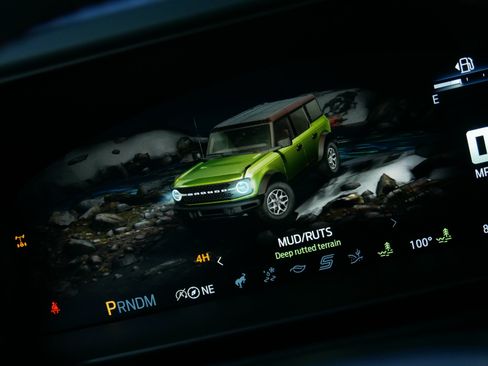 Used 2025 Ford Bronco Heritage Edition AWD/4WD image 31