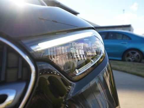 Used 2026 Mercedes-Benz GLC 300 4MATIC image 13