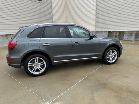 Used 2017 Audi Q5 2.0T Premium Plus w/ Technology Package image 7