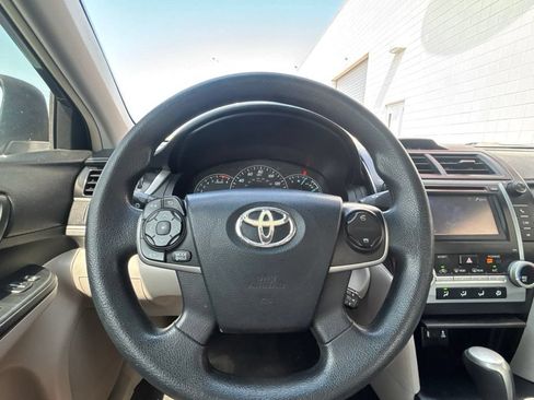 Used 2013 Toyota Camry FWD image 16