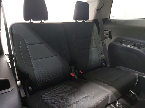 Used 2023 GMC Acadia SLE w/ Driver Convenience Package image 12