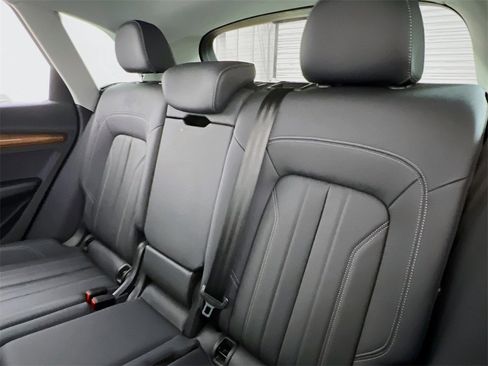 Used 2024 Audi Q5 2.0T Premium image 20