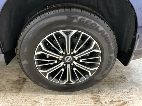 New 2025 Nissan Armada SL w/ Captain's Chari Seat Package image 12