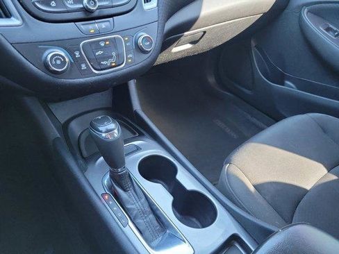 Used 2020 Chevrolet Malibu LS image 30