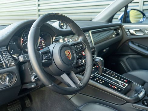 Certified 2023 Porsche Macan GTS AWD/4WD image 4