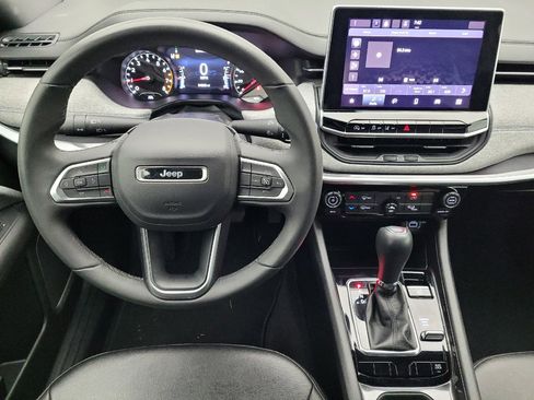 Used 2024 Jeep Compass Latitude image 22