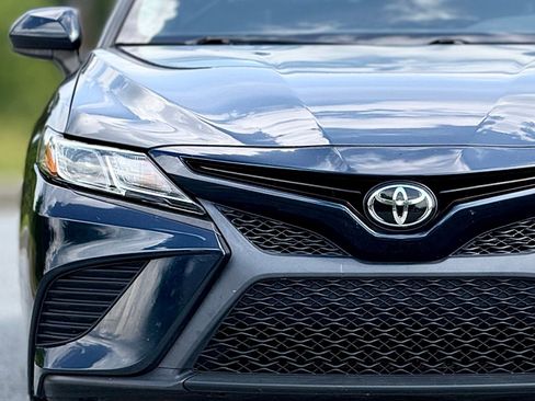 Used 2019 Toyota Camry SE FWD image 14