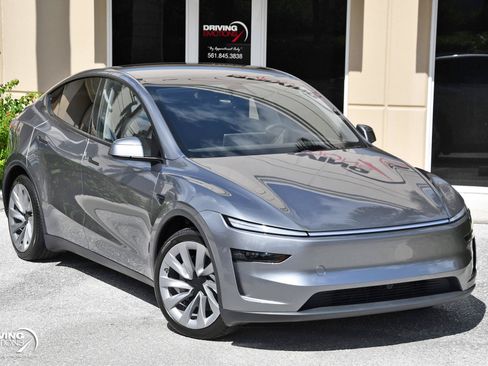 Used 2026 Tesla Model Y AWD image 3