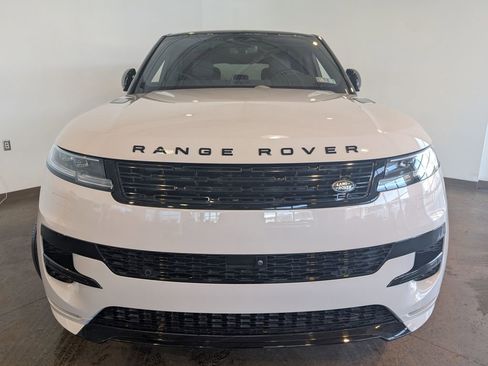 Used 2025 Land Rover Range Rover Sport Dynamic SE image 2