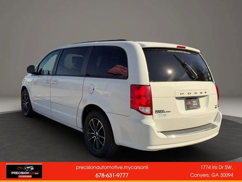 Used 2017 Dodge Grand Caravan GT image 4
