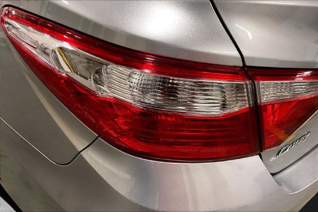 Used 2015 Toyota Camry LE FWD image 30