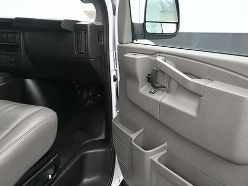 Used 2024 Chevrolet Express 3500 LS RWD image 17