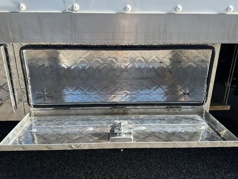 Used 2023 Ford E-450 and Econoline 450 Super Duty w/ Power Windows & Locks Group image 17