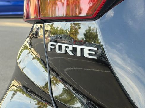 Used 2023 Kia Forte LXS w/ LXS Technology Package FWD image 14