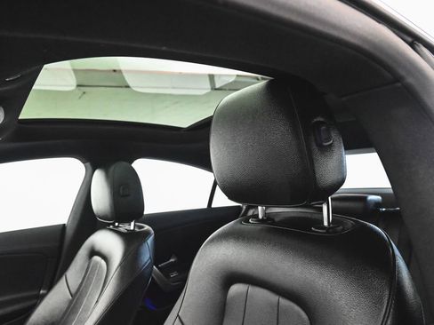 Used 2025 Mercedes-Benz CLA 250 4MATIC image 35