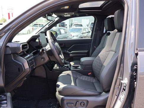 Used 2026 Toyota 4Runner TRD Off-Road Premium AWD/4WD image 17