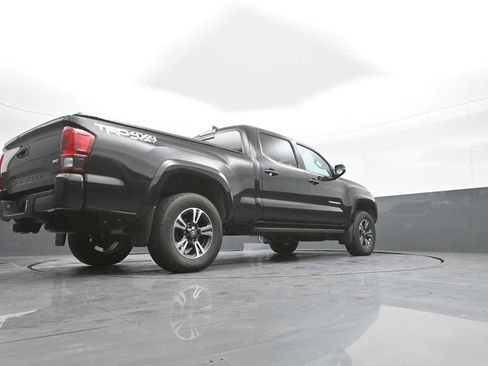 Used 2019 Toyota Tacoma TRD Sport image 40