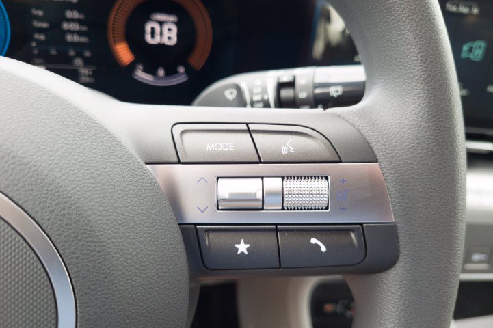 New 2027 Hyundai Kona SE FWD image 23