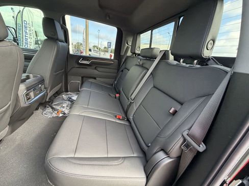 New 2026 GMC Sierra 2500 SLT w/ SLT Premium Package AWD/4WD image 17