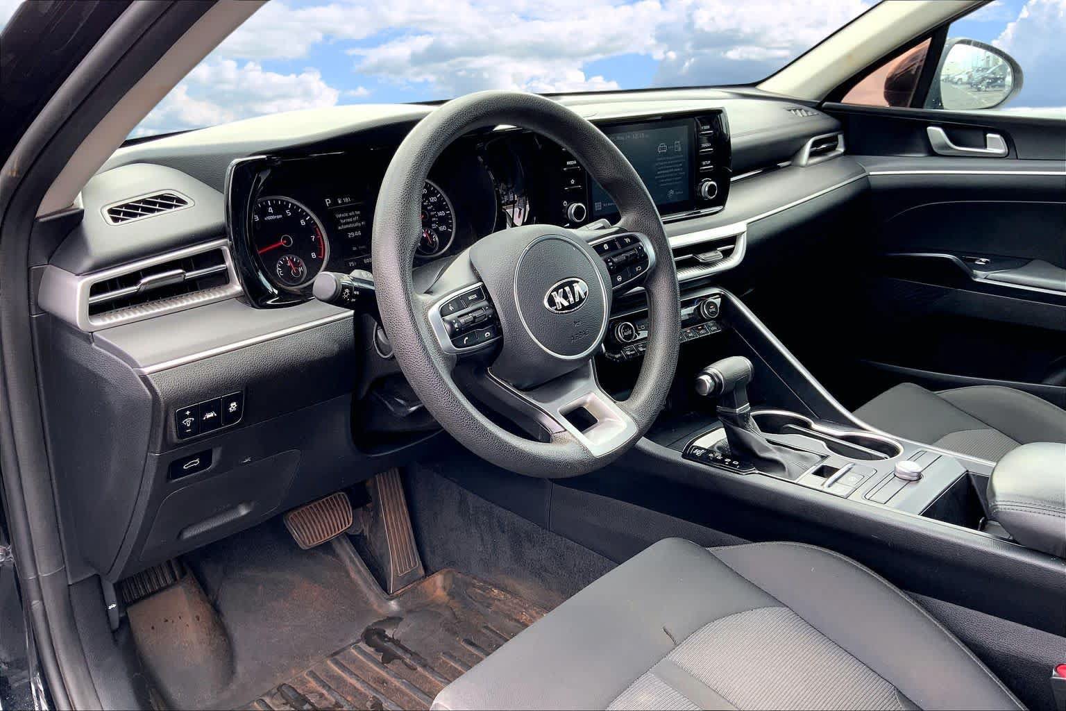 Used 2021 Kia K5 LXS FWD image 2