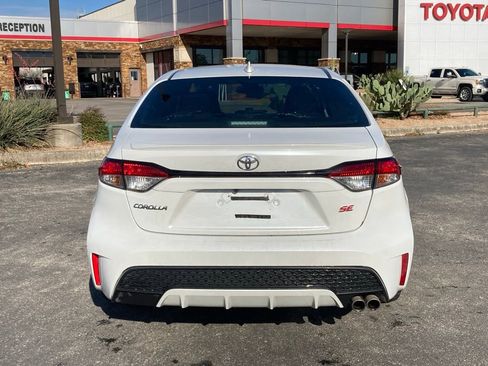 Used 2022 Toyota Corolla SE image 5