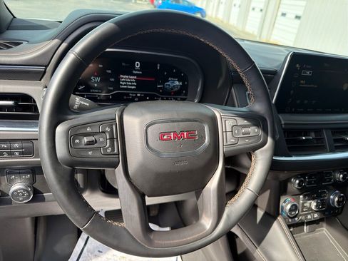 Used 2023 GMC Yukon AT4 w/ AT4 Premium Package AWD/4WD image 16