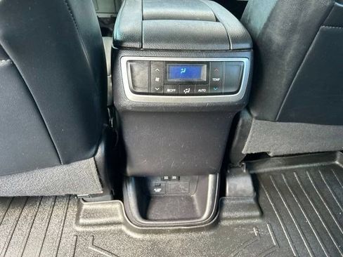 Used 2019 Toyota Highlander XLE FWD image 45