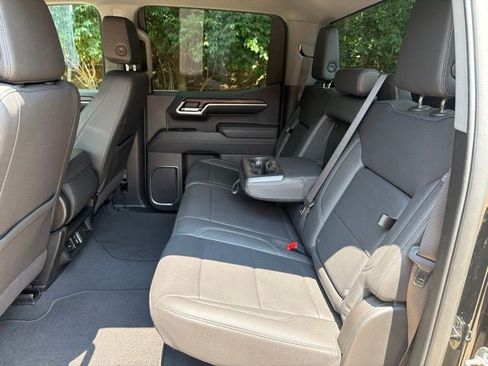 Used 2023 GMC Sierra 1500 SLT AWD/4WD image 18
