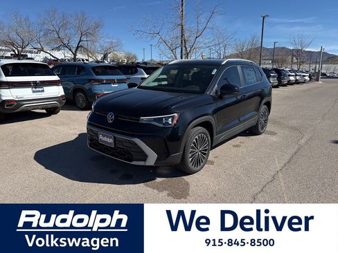 New 2026 Volkswagen Taos SE FWD image 1