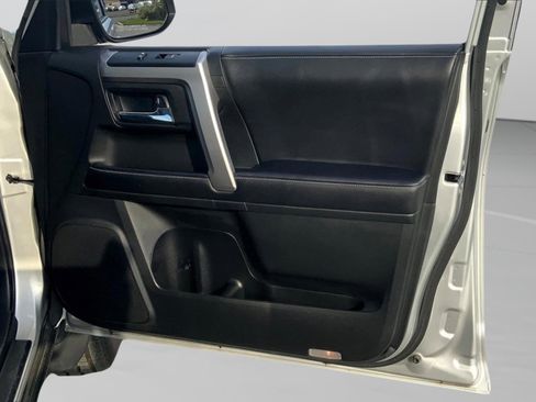 Used 2023 Toyota 4Runner SR5 Premium w/ Moonroof Package image 25