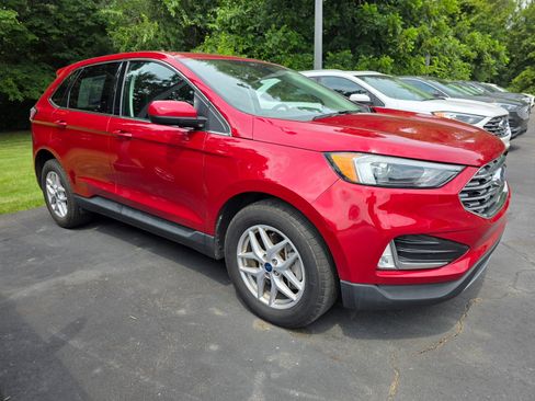 Used 2022 Ford Edge SEL w/ Convenience Package image 5