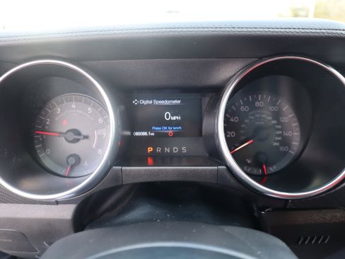 Used 2019 Ford Mustang Coupe image 14