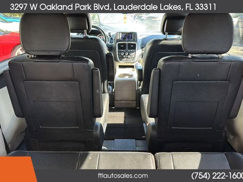 Used 2018 Dodge Grand Caravan SXT FWD image 41