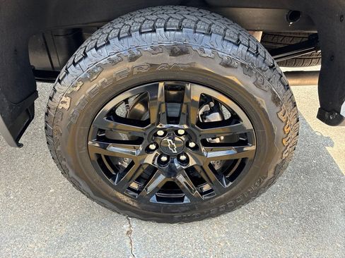 Used 2026 Chevrolet Silverado 1500 LT Trail Boss w/ LT Trail Boss Premium Package AWD/4WD image 12