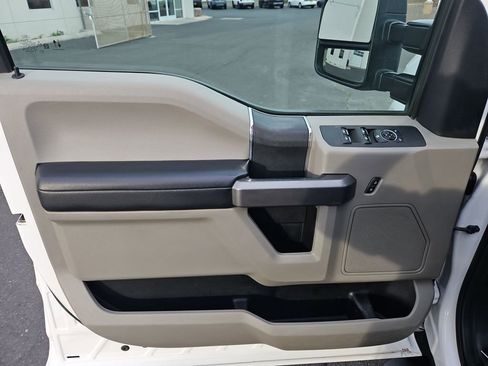 Used 2021 Ford F350 XLT w/ XLT Value Package image 11