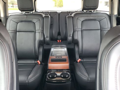 Certified 2023 Lincoln Aviator Reserve w/ Equipment Group 201A AWD/4WD image 19