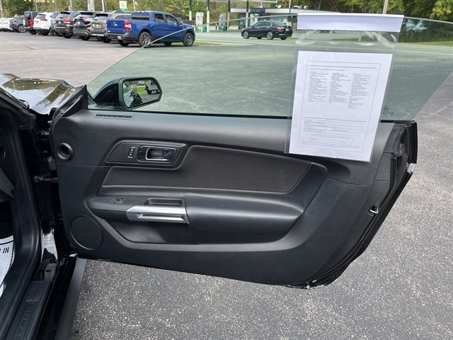Used 2017 Ford Mustang Convertible RWD image 34
