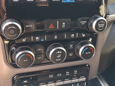 Used 2022 RAM 2500 Laramie AWD/4WD image 21