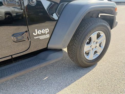 Used 2019 Jeep Wrangler Unlimited Sport S AWD/4WD image 39