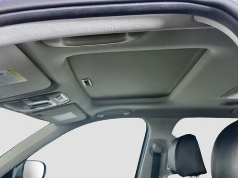 Used 2025 Kia Telluride S FWD image 26