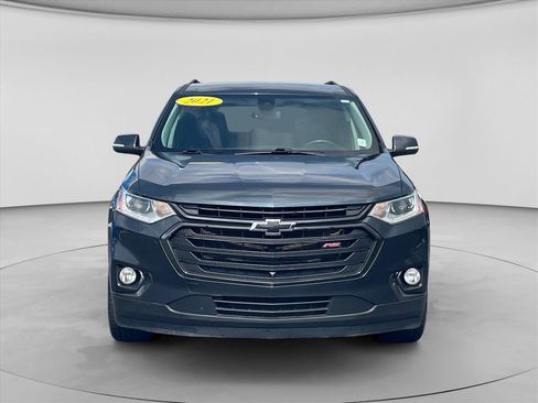 Used 2021 Chevrolet Traverse RS FWD image 2