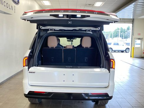 New 2026 Lincoln Navigator Black Label AWD/4WD image 14