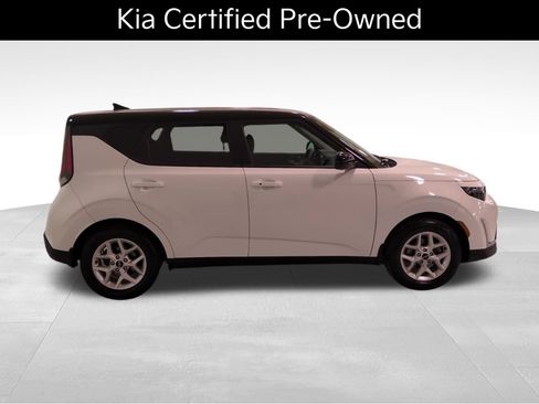 Certified 2023 Kia Soul S image 2