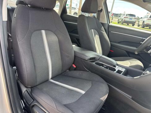 Used 2025 Hyundai Sonata SEL FWD image 11