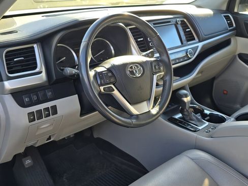 Used 2019 Toyota Highlander Limited image 10