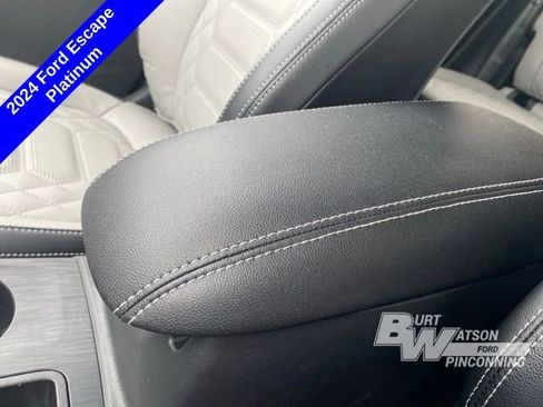 New 2024 Ford Escape Platinum w/ Premium Technology Package AWD/4WD image 30