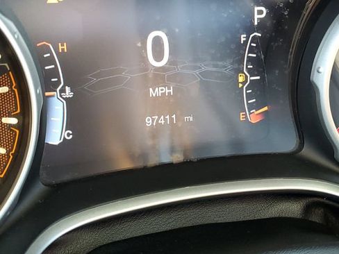 Used 2018 Jeep Compass Limited AWD/4WD image 13